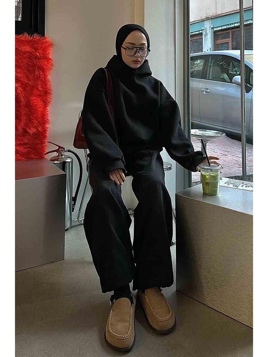 Kapüşonlu Oversize Yan Cepli Sweat Siyah-1