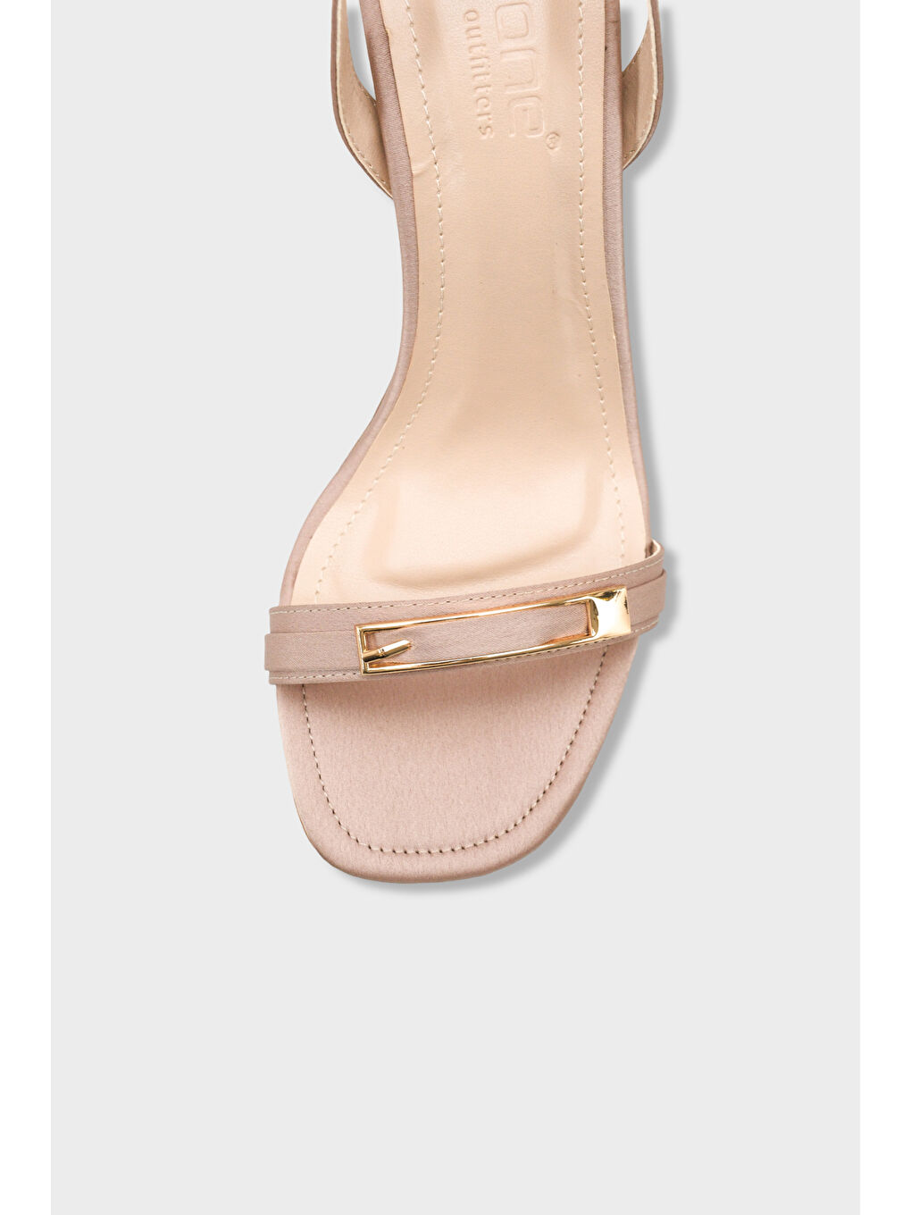 Bej Bessy Kare Burunlu Yüksek Topuklu Metal Aksesuarlı Bilekten Bantlı Kadın Ayakkabı-2