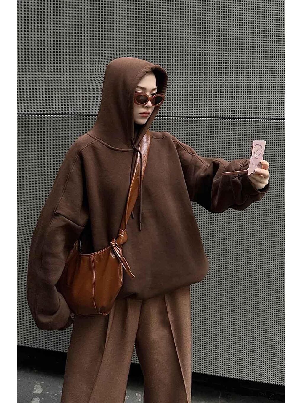 Kapüşonlu Oversize Yan Cepli Sweat Acı Kahverengi-1