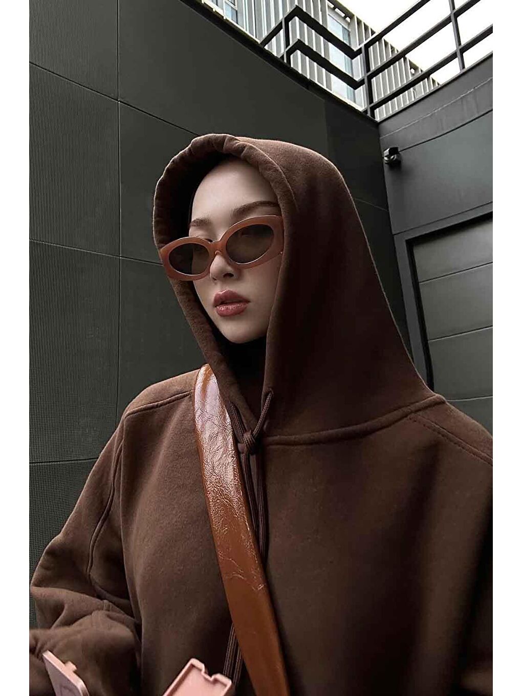 Kapüşonlu Oversize Yan Cepli Sweat Acı Kahverengi-5