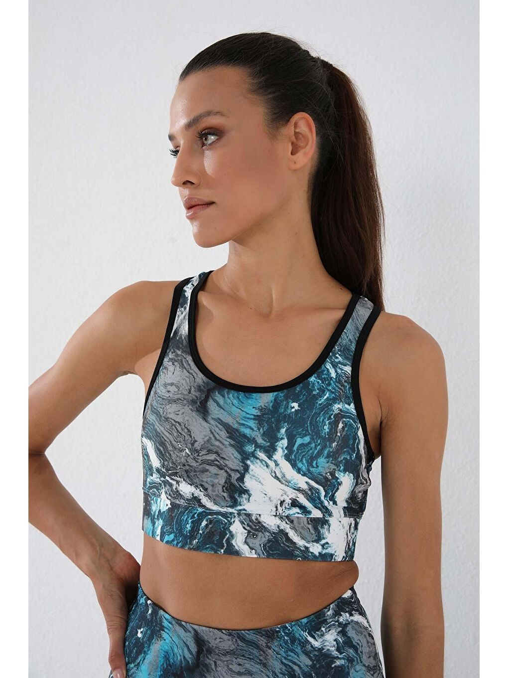 Mavi Karışık Batik Desenli Dar Kalıp U Yaka Kadın Spor Büstiyer - 97146-2