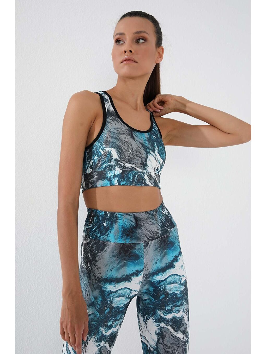 Mavi Karışık Batik Desenli Dar Kalıp U Yaka Kadın Spor Büstiyer - 97146-3
