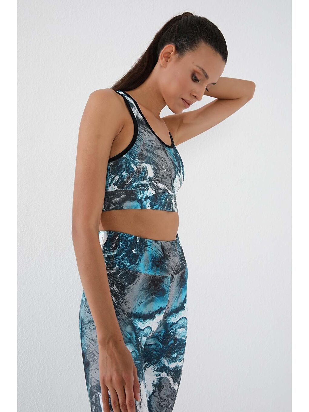 Mavi Karışık Batik Desenli Dar Kalıp U Yaka Kadın Spor Büstiyer - 97146-4