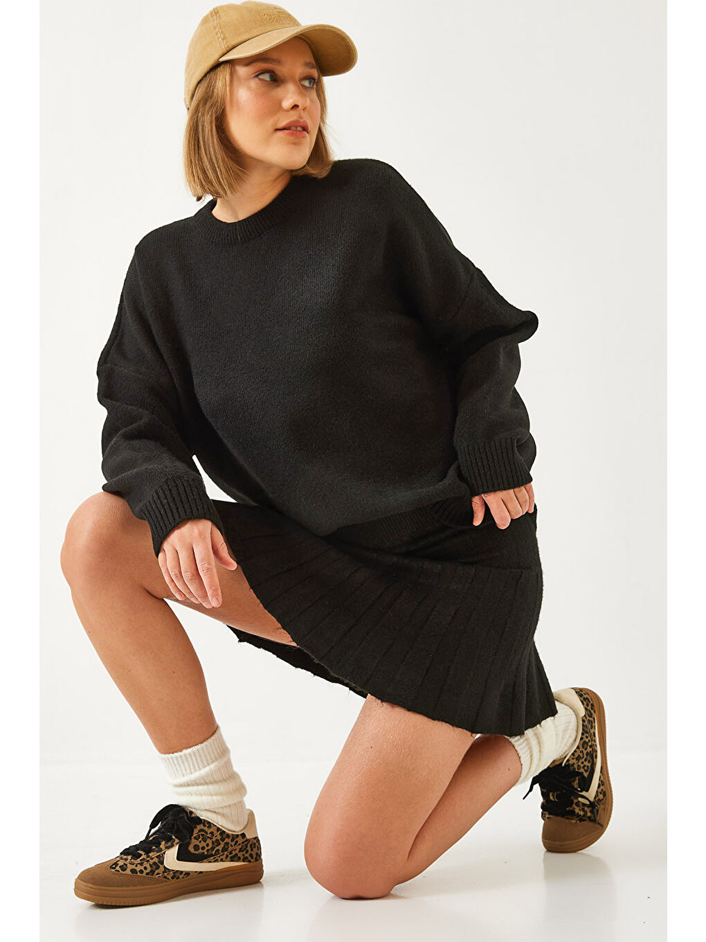 Siyah Kadın Etekli Triko Alt Üst Takım