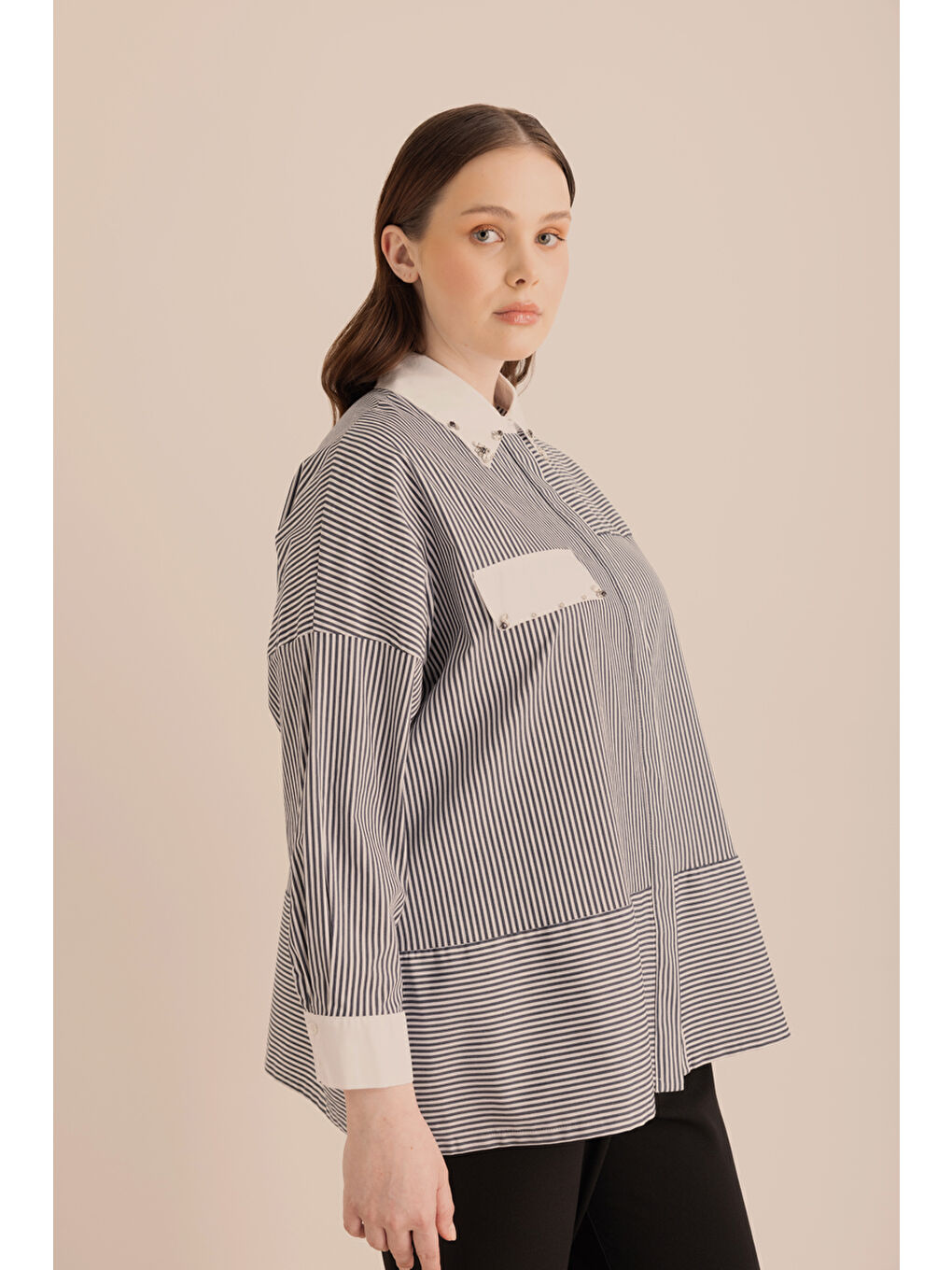 Lacivert Çizgili Pamuk Taş İşlemeli Gömlek-3