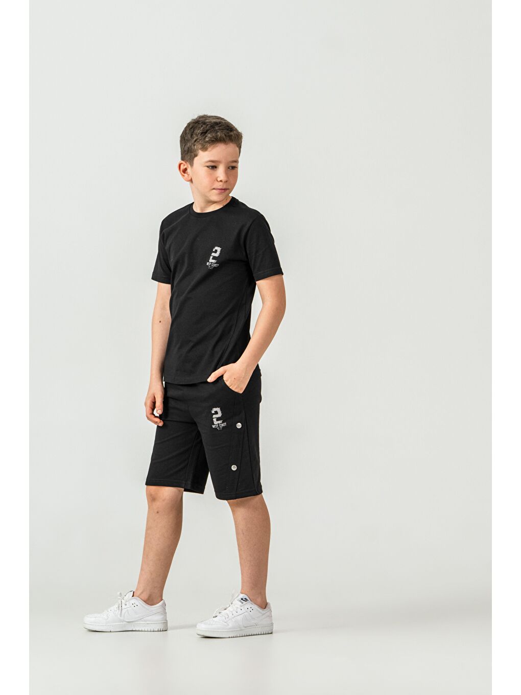 Siyah Üst Ön Baskılı Alt Çıtçıtlı Sol Bacak Baskılı Erkek Çocuk Şort - Tişört Takımı-2
