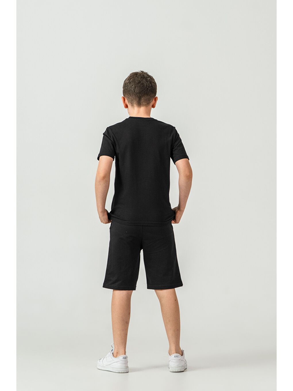 Siyah Üst Ön Baskılı Alt Çıtçıtlı Sol Bacak Baskılı Erkek Çocuk Şort - Tişört Takımı-5