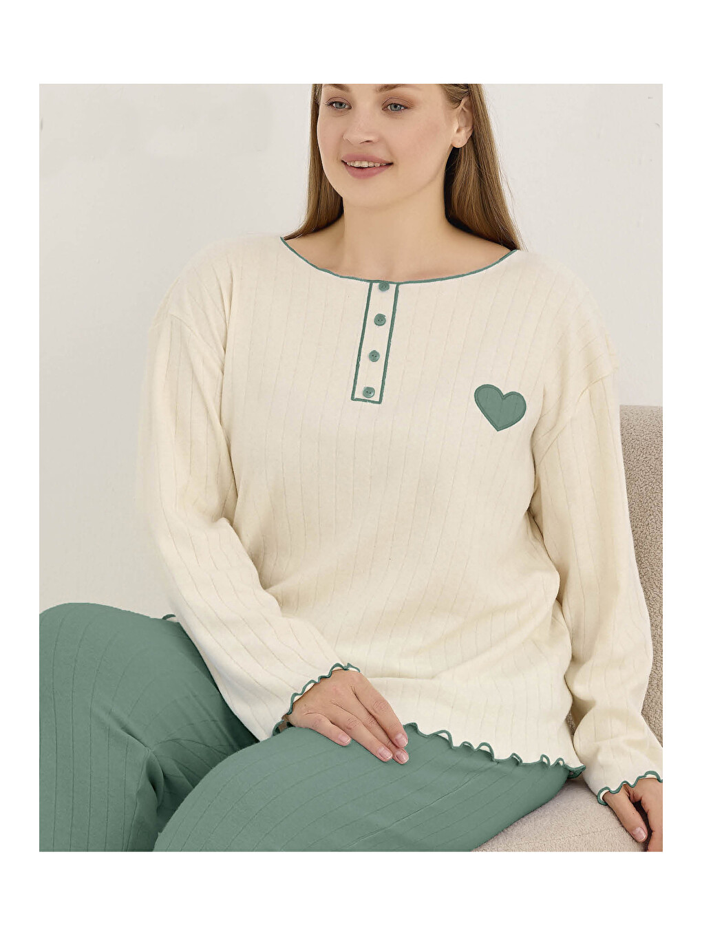 Yeşil Kalp Nakışlı Büyük Beden Örme İnterlok Pijama Takım25228002