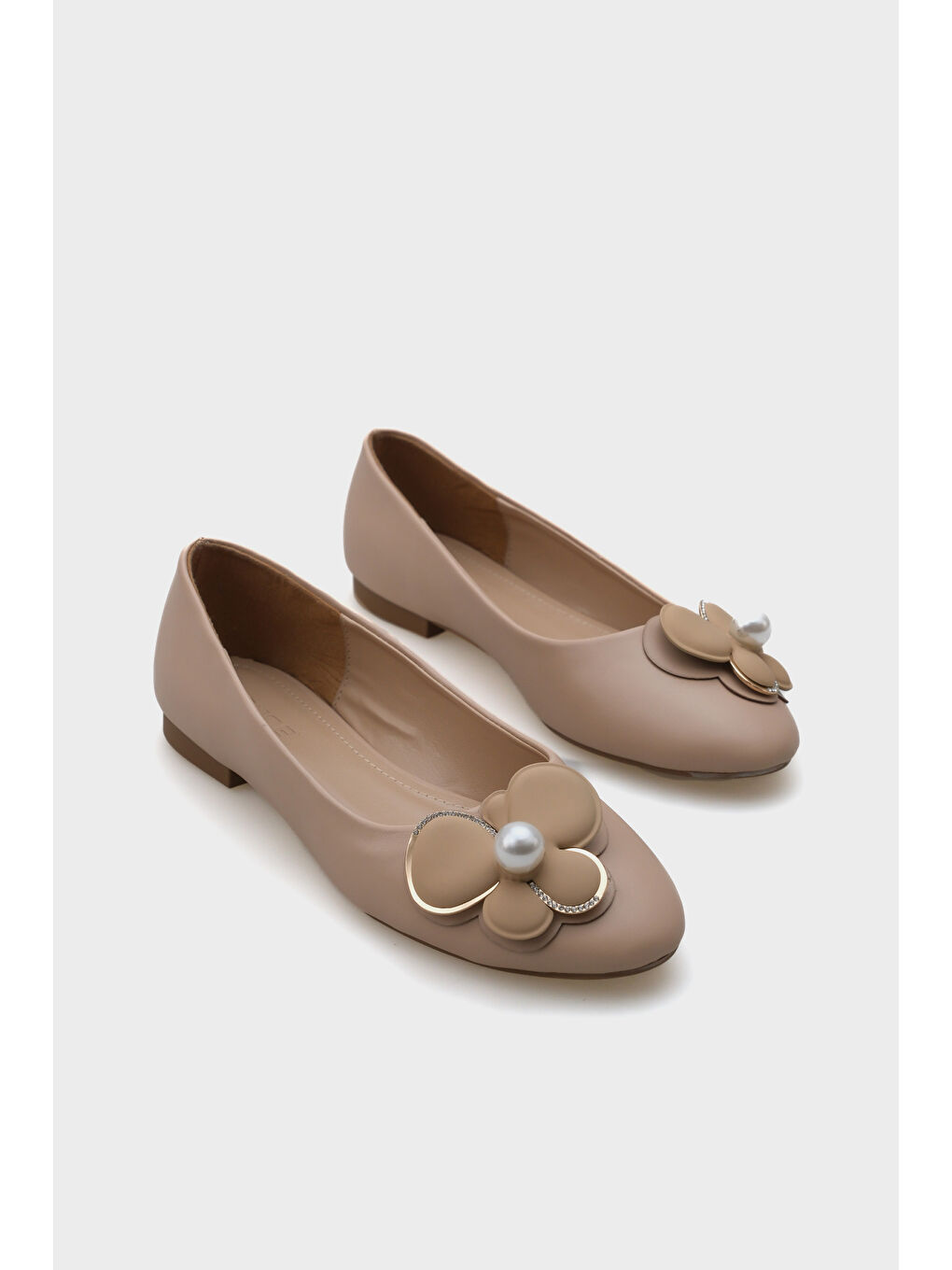 Bej Blanca İncili Çiçekli Aksesuarlı Kadın Babet-1