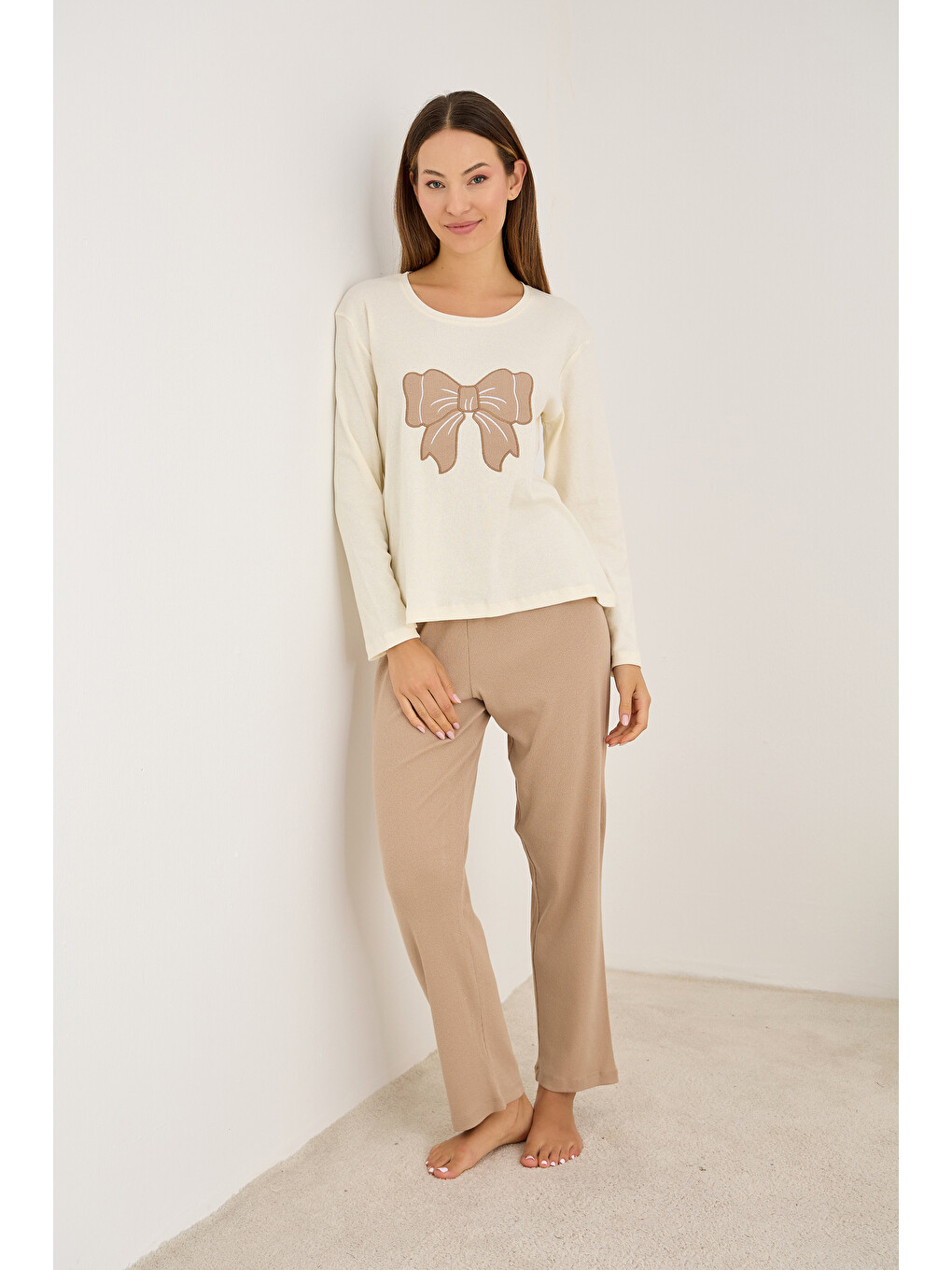 Bej Vizon Fiyonk Nakışlı Pamuklu Fitilli Kaşkorse Örme Pijama Takım25226012-1