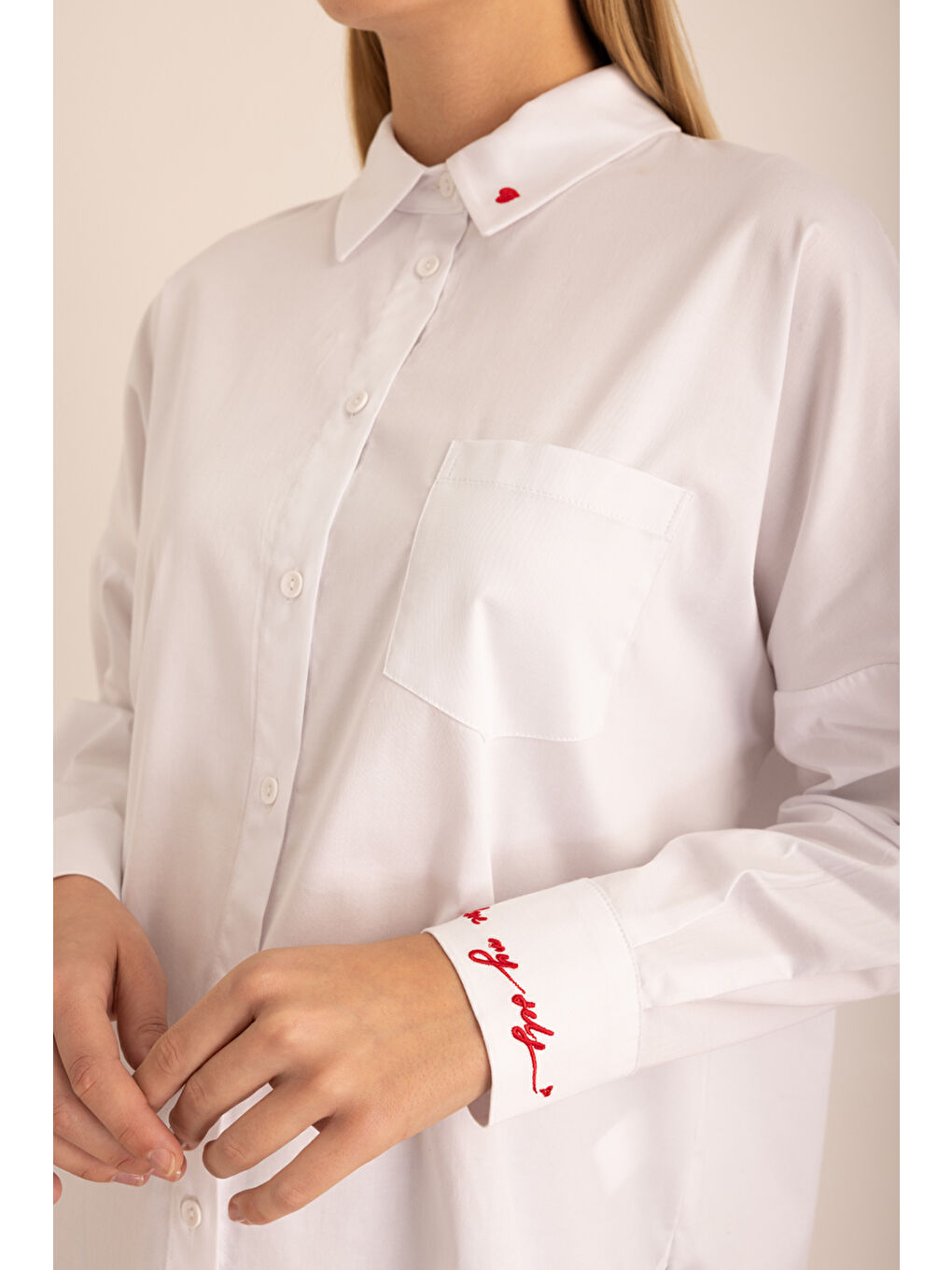 Beyaz Nakışlı Pamuk Gömlek-2