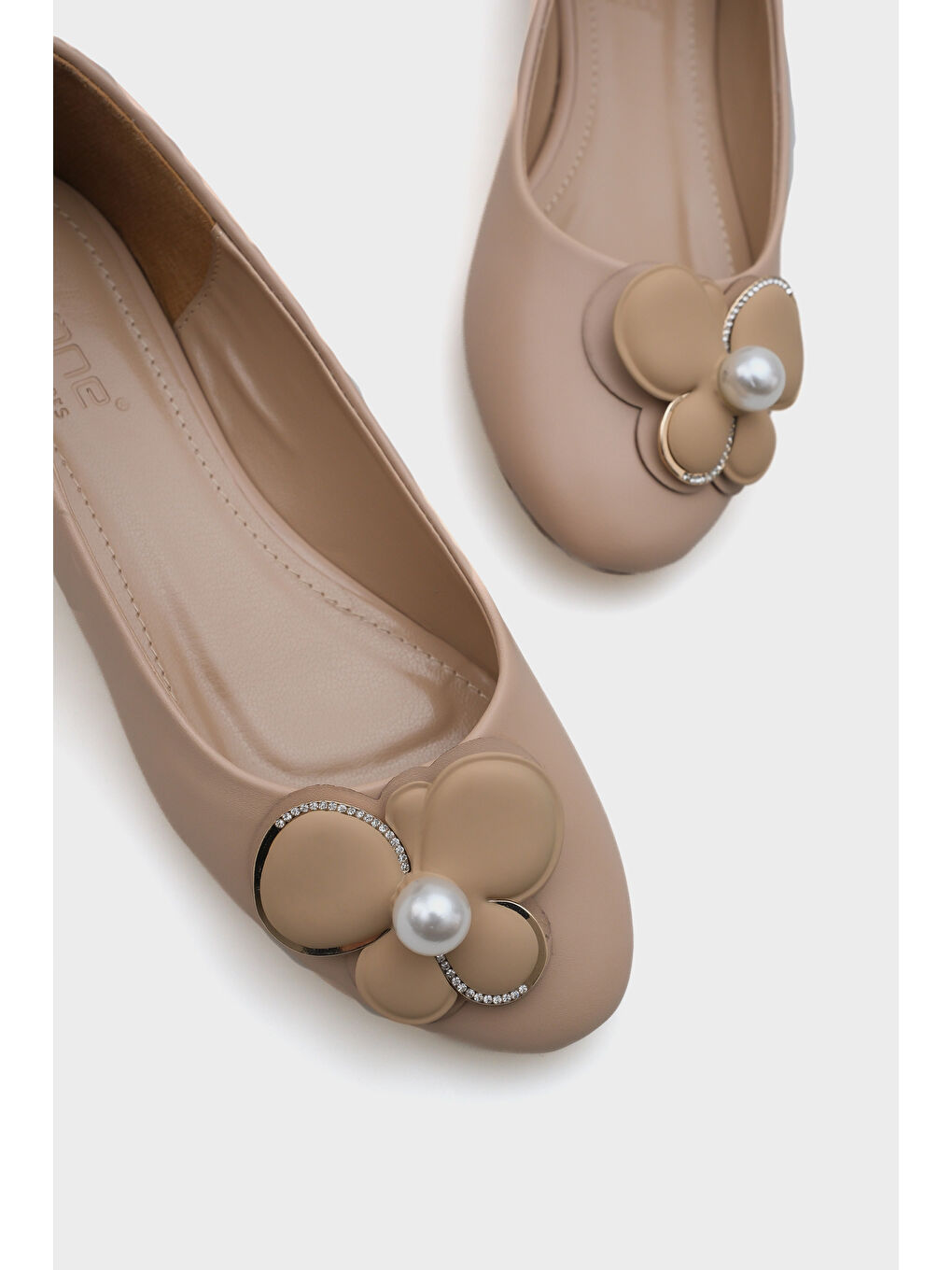 Bej Blanca İncili Çiçekli Aksesuarlı Kadın Babet-3