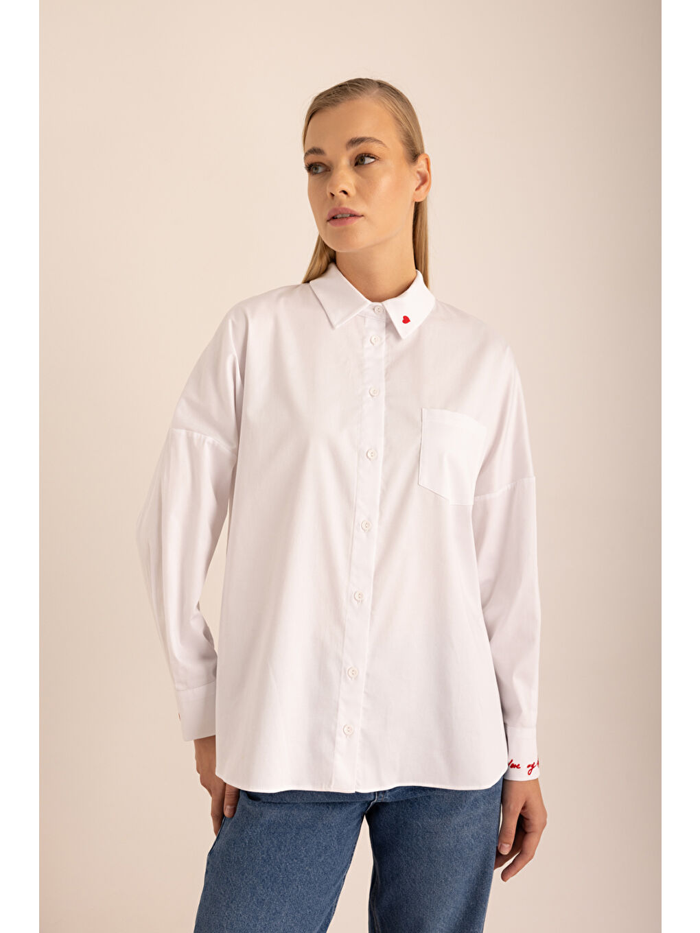 Beyaz Nakışlı Pamuk Gömlek-3