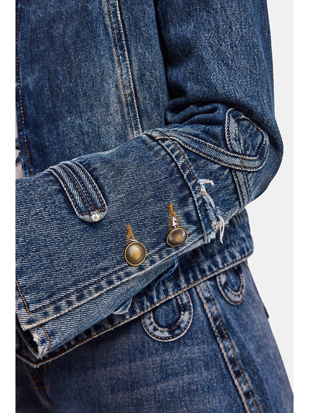 Mavi Kadın Koyu Jean 4w6-8 Kemer Boy Nakış Detaylı Tasarım Napolyon Denim Ceket-4