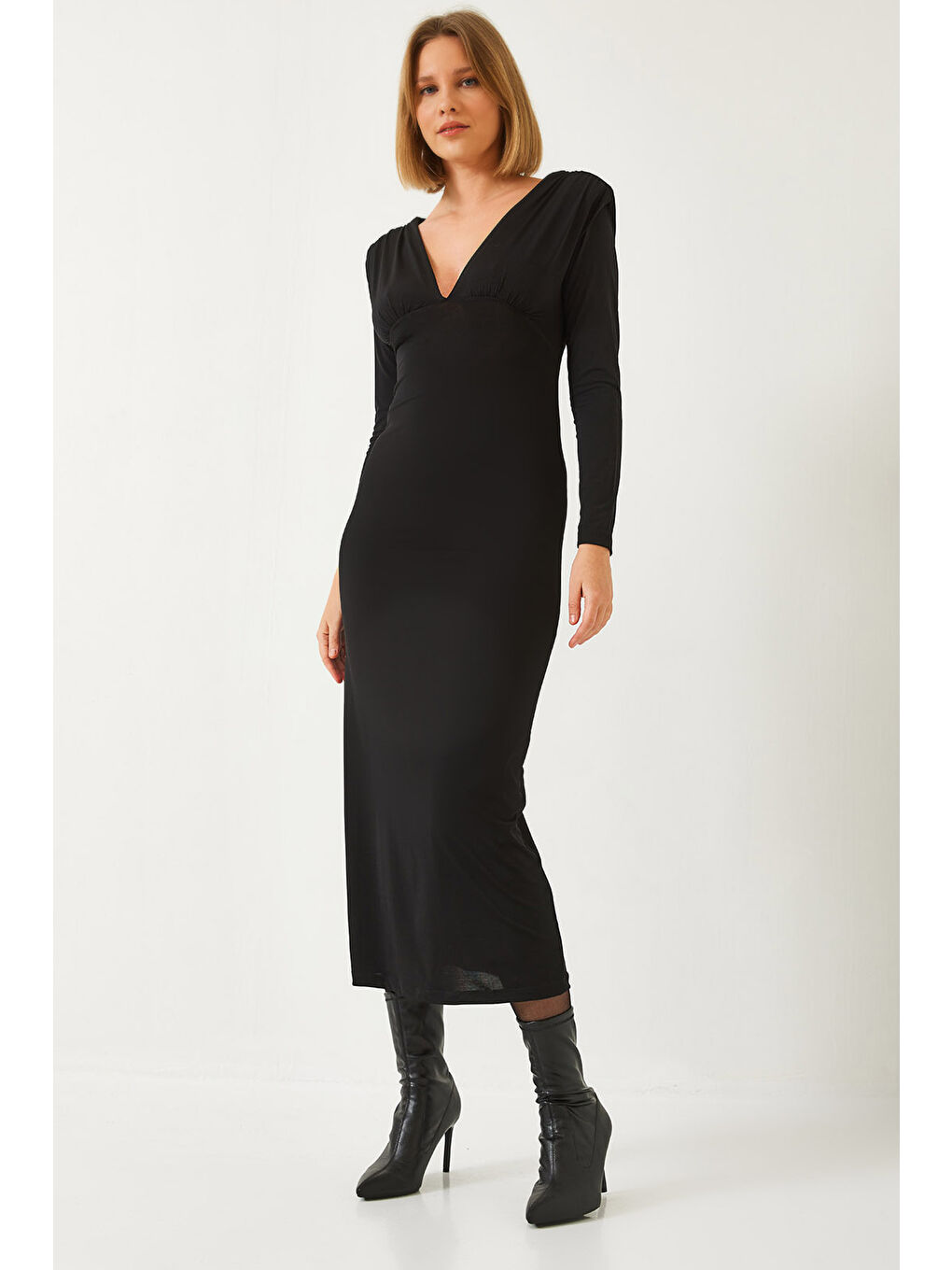 Siyah Kadın V Yaka Omuz Vatkalı Candy Kumaş Elbise