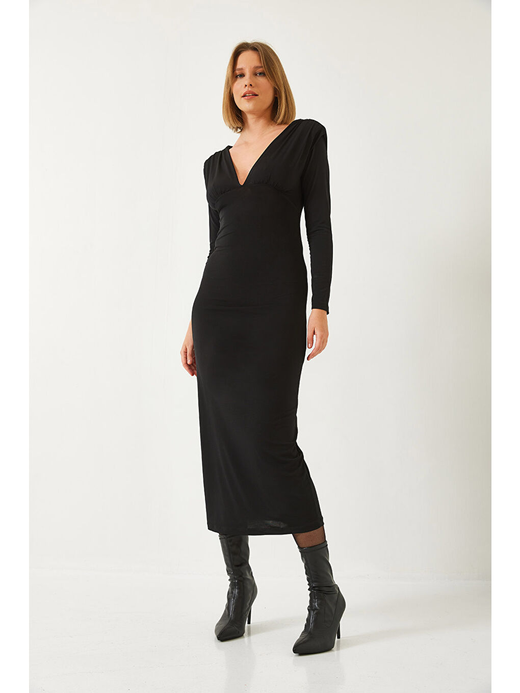 Siyah Kadın V Yaka Omuz Vatkalı Candy Kumaş Elbise-2