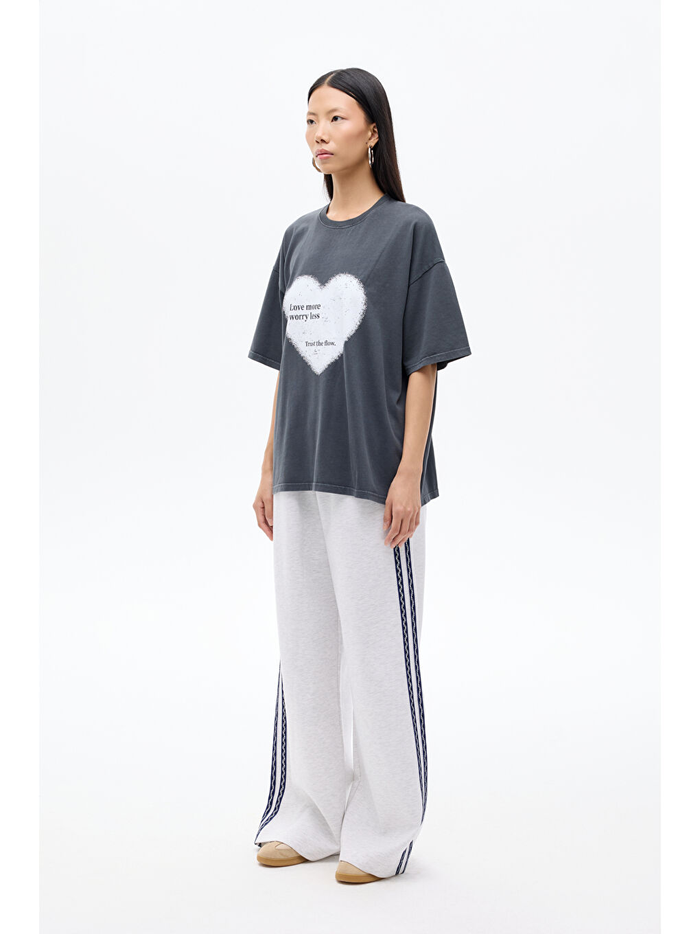 Kalp Baskılı Oversize Tişört Antrasit-3