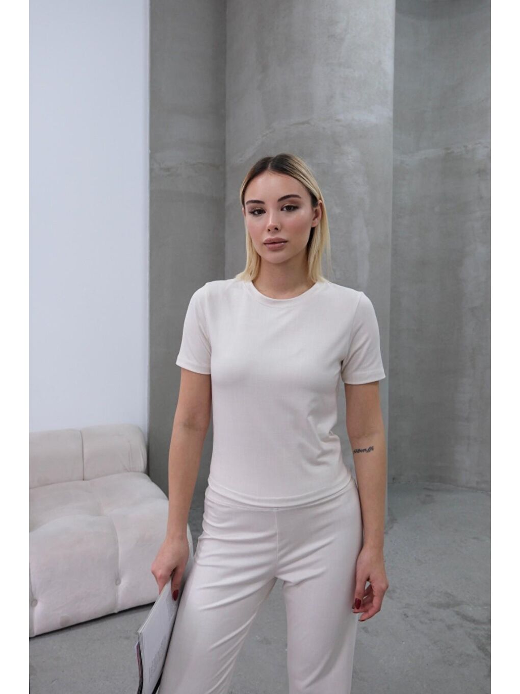 Bisiklet Yaka Soft Kısa Kol Tişört Bej