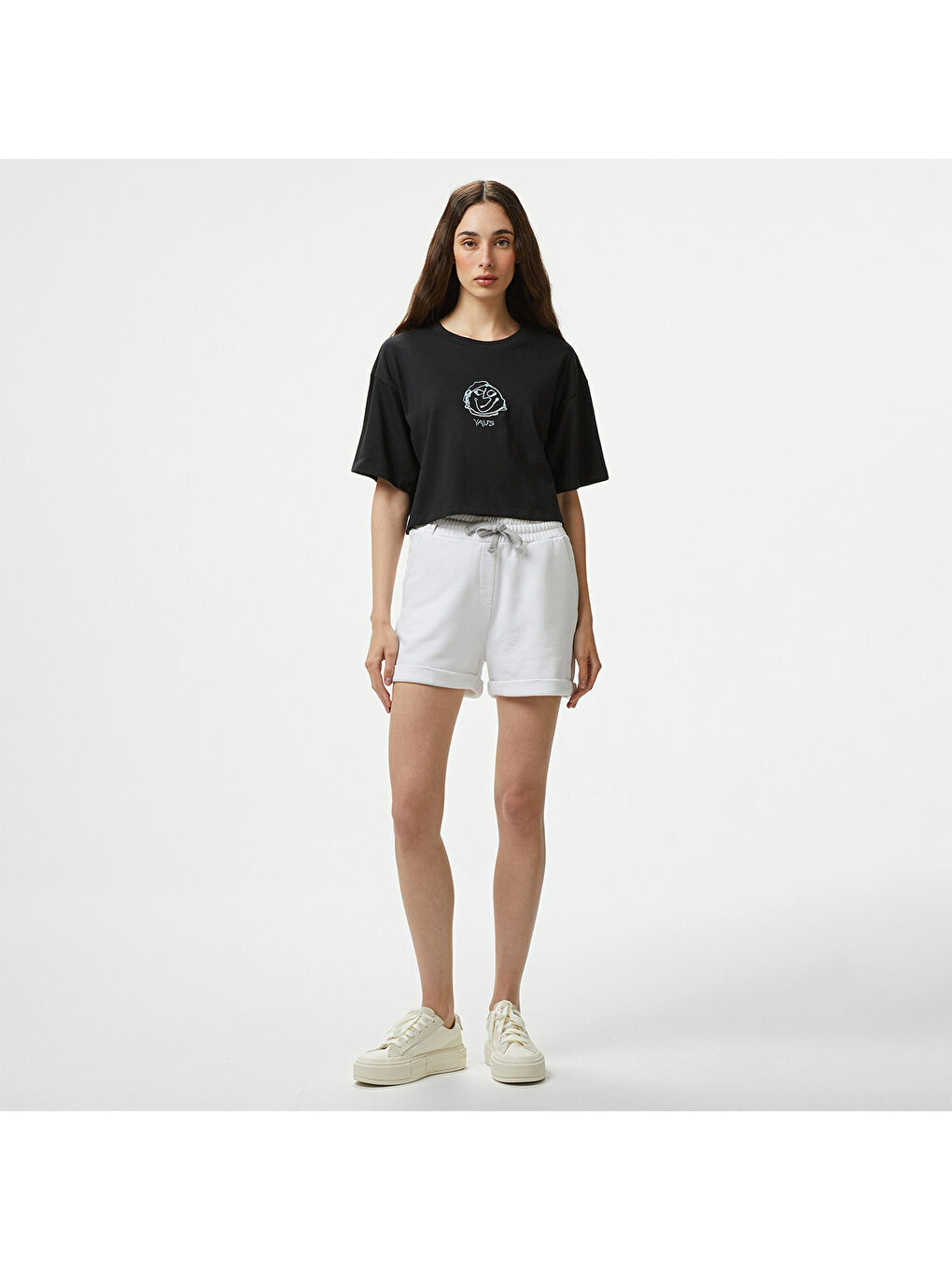 Grinning Face Relax Crop Kadın Siyah Tişört-2