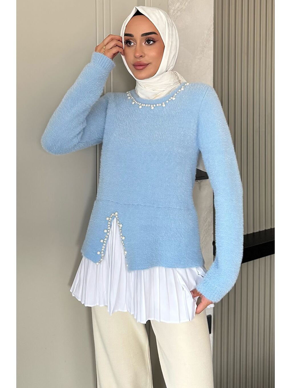 Mavi İnci Ve Taş İşlemeli Garnili Yumoş Tesettür Triko Kazak (s-m-l Beden Uyumludur.)