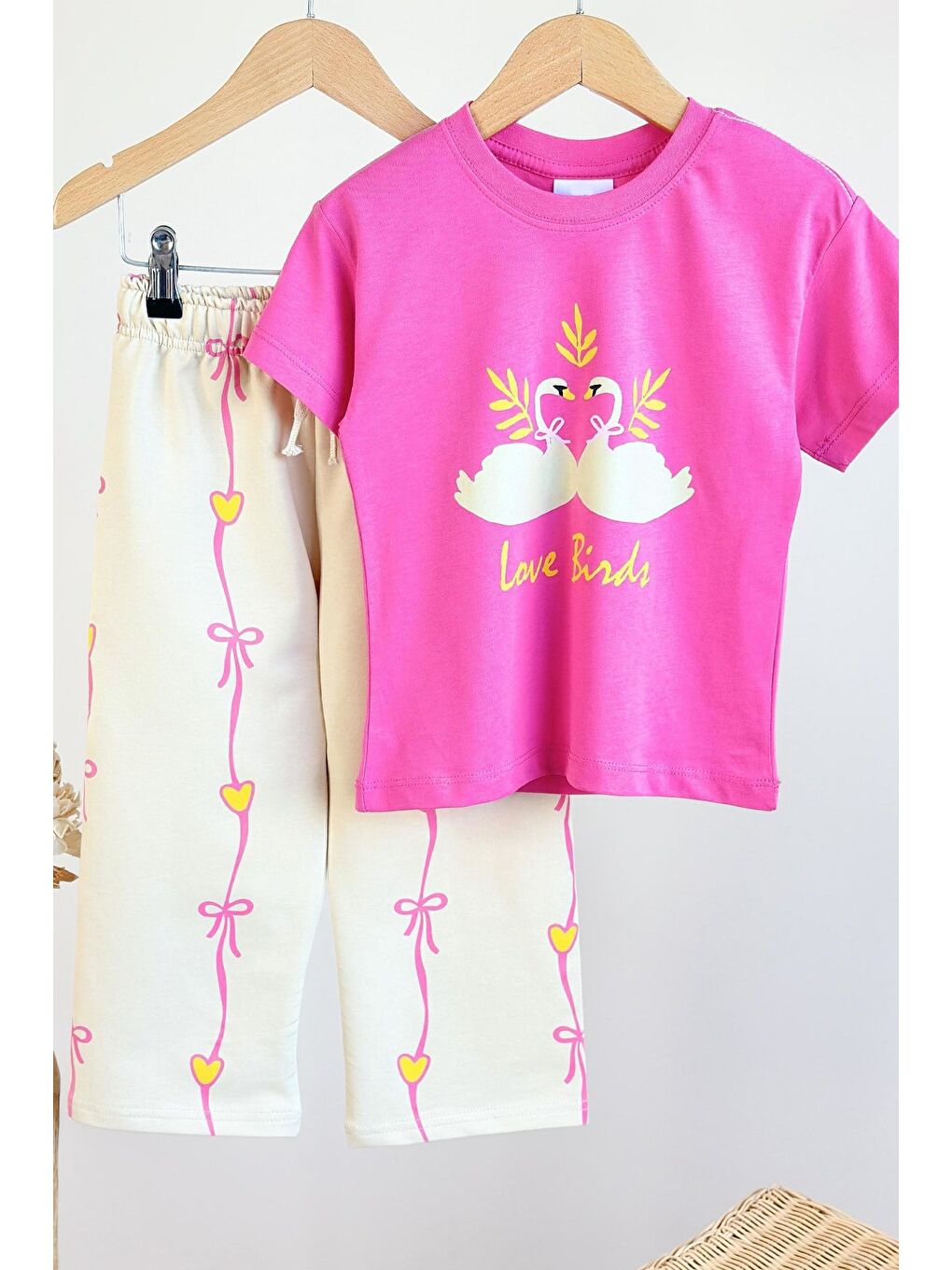 Kız Çocuk Pamuklu Kuğu Baskılı Pembe T-Shirt Ve Eşofman Alt Üst Takım-4