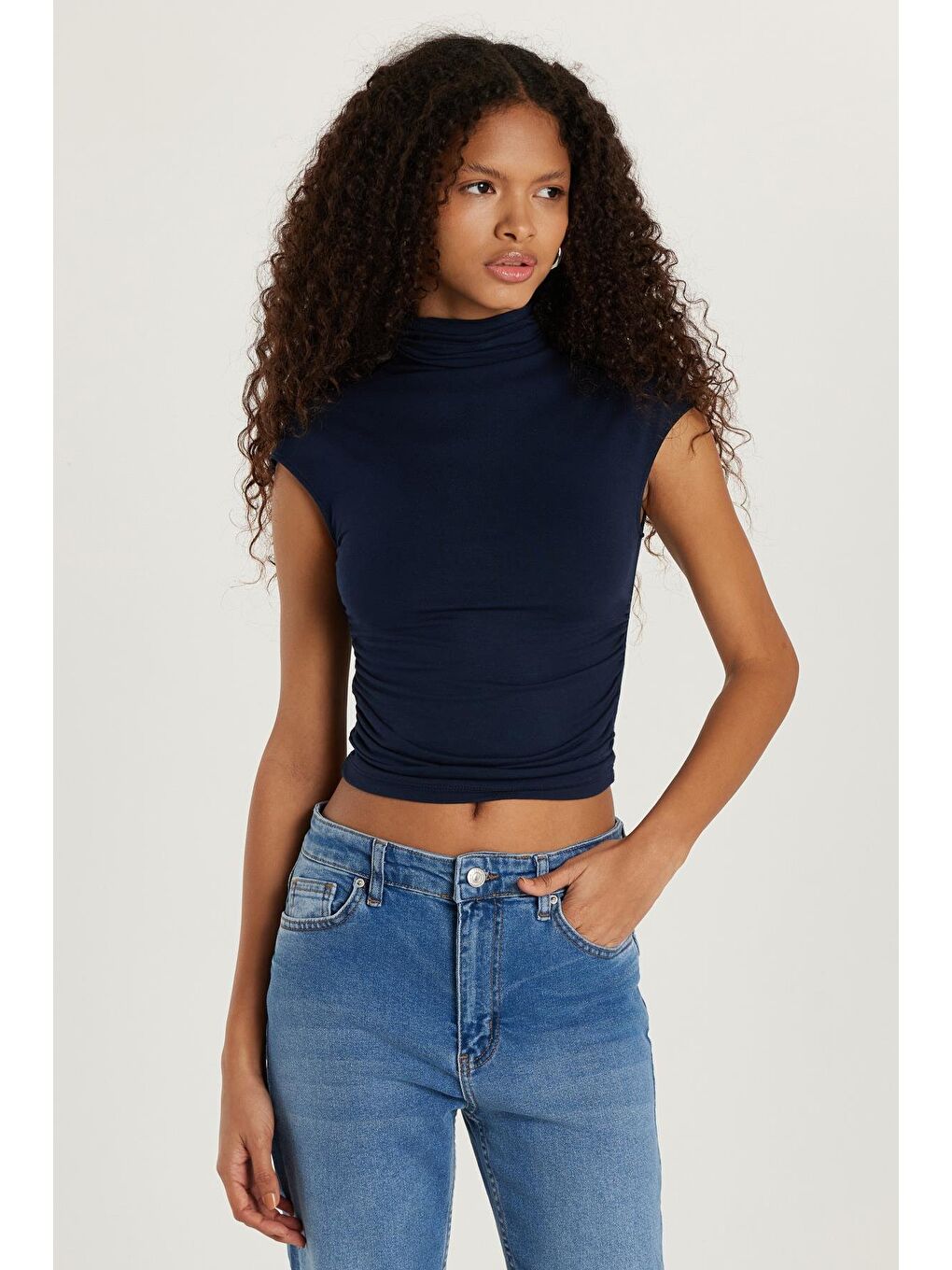 Kadın Regular Fit Sıfır Kol Lacivert Bluz