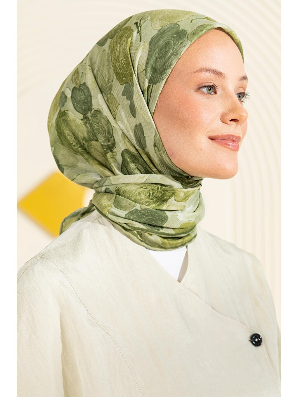 Yeşil Gül Desenli Soft Eşarp Karia-3