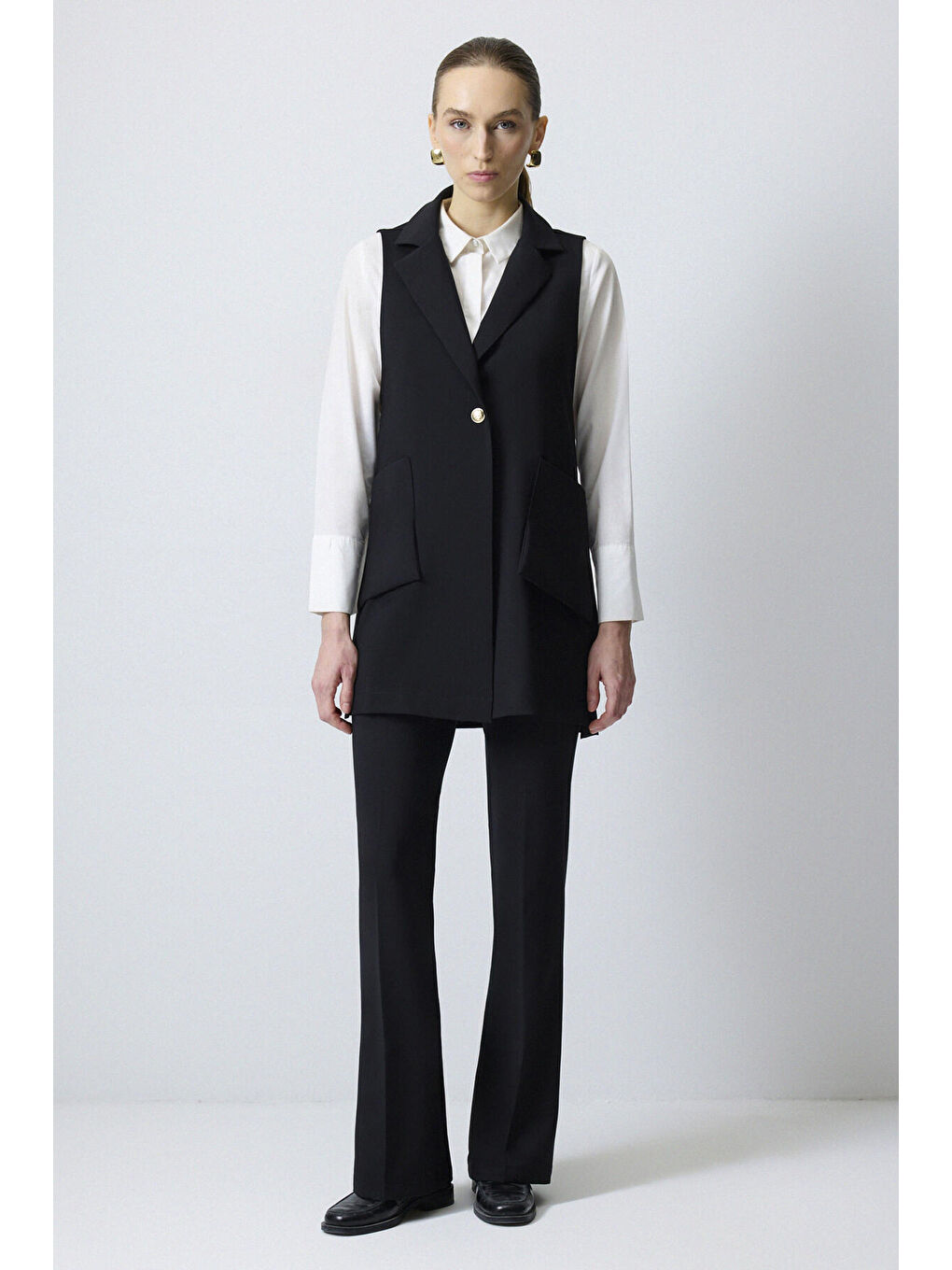 Siyah Gold Düğme Detaylı Yelek