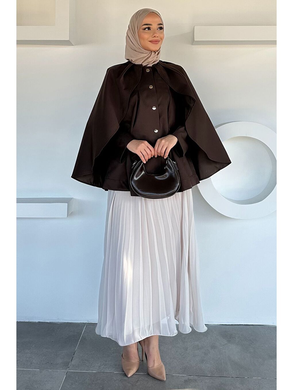 Kahverengi Ön Çıtçıtlı Pelerinli Tesettür Ceket-5