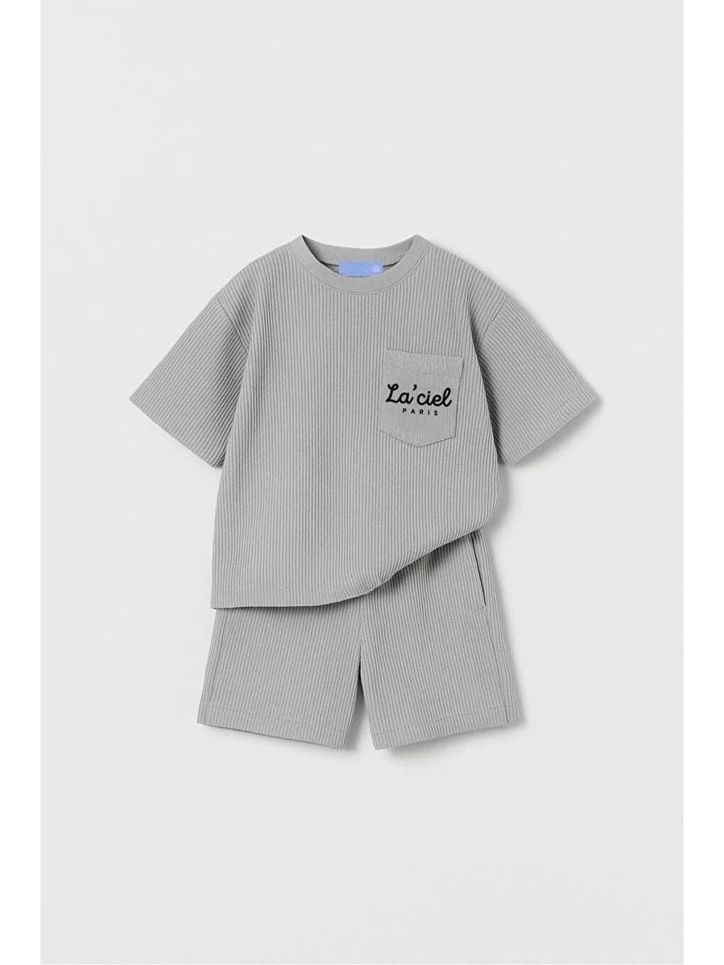 Unisex Çocuk Pamuklu Gri Gofre Tişört Şort Takım - Cep Nakış Detaylı-1