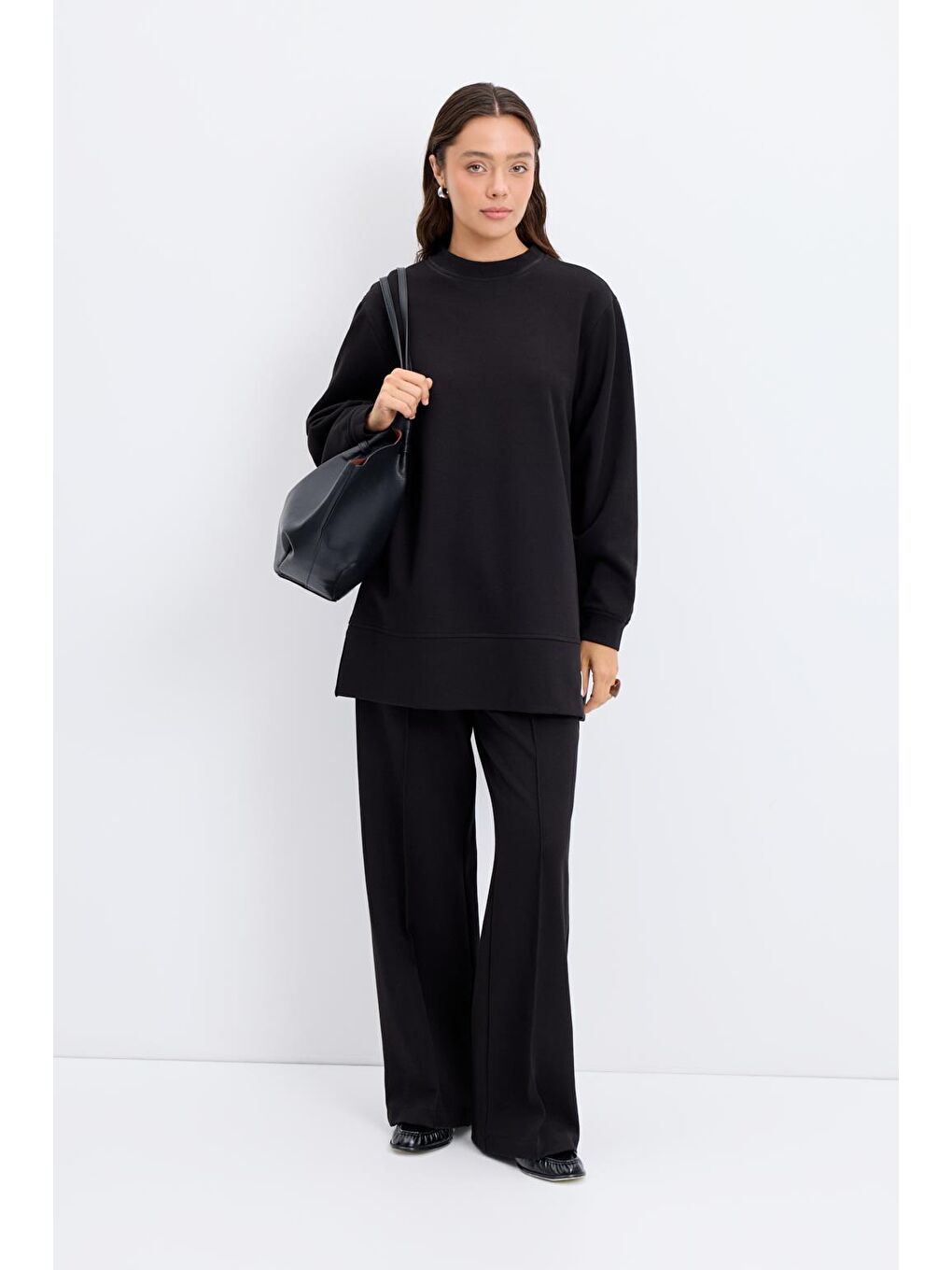 Oversize Yandan Yırtmaçlı Sweatshirt Siyah-1