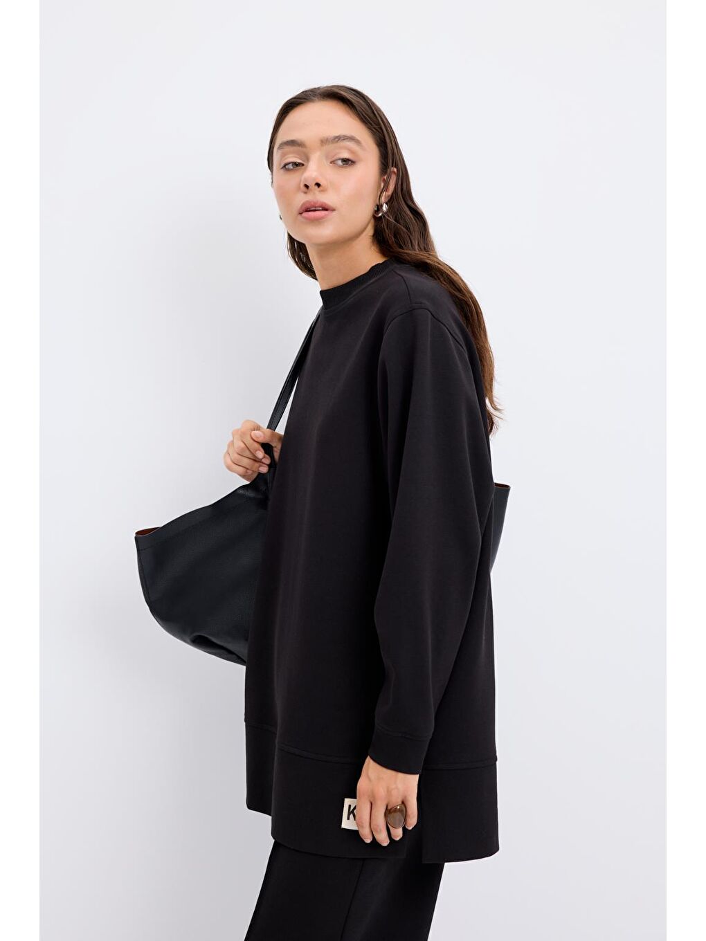 Oversize Yandan Yırtmaçlı Sweatshirt Siyah-2