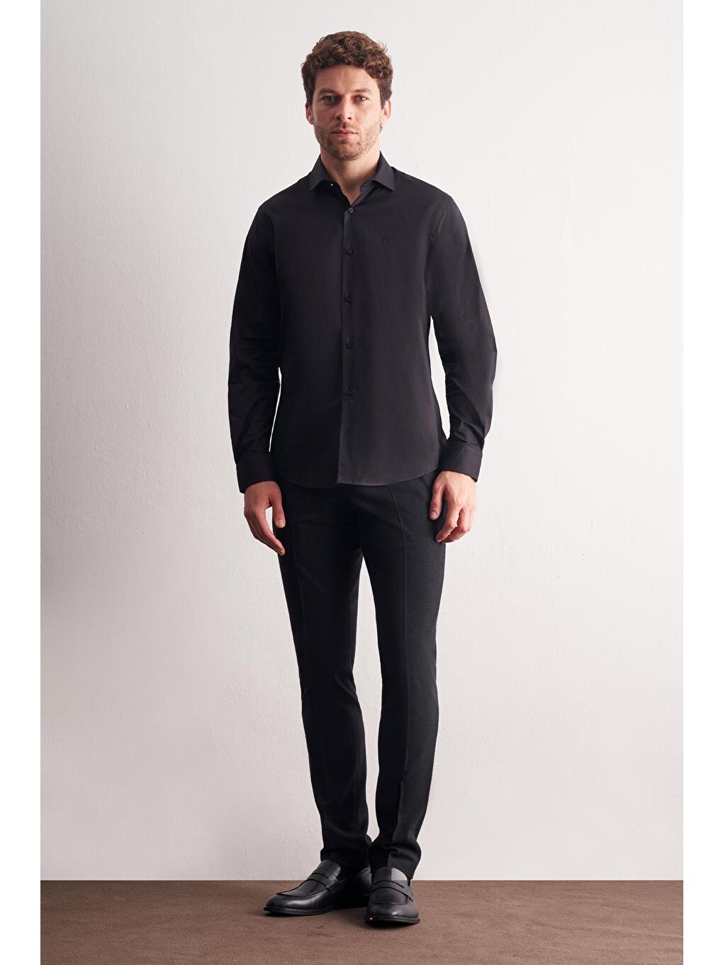 Siyah Yarım İtalyan Yaka Uzun Kol Slim Fit Pamuklu Gömlek 1004255189-1