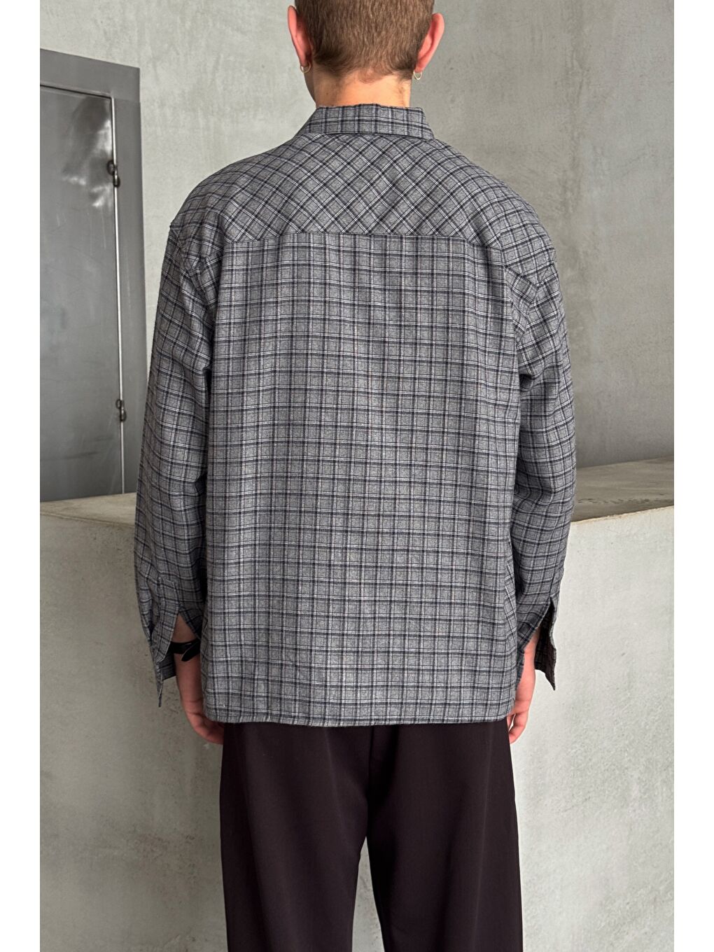 Gri Erkek Oversize Kesim Kareli Gömlek-4