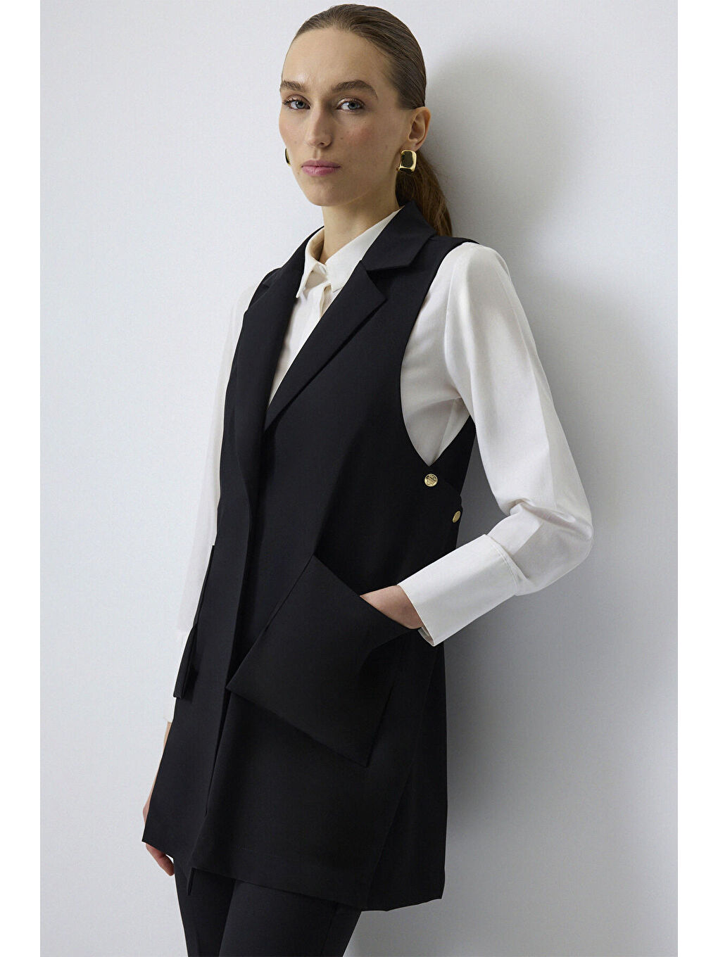 Siyah Gold Düğme Detaylı Yelek-2