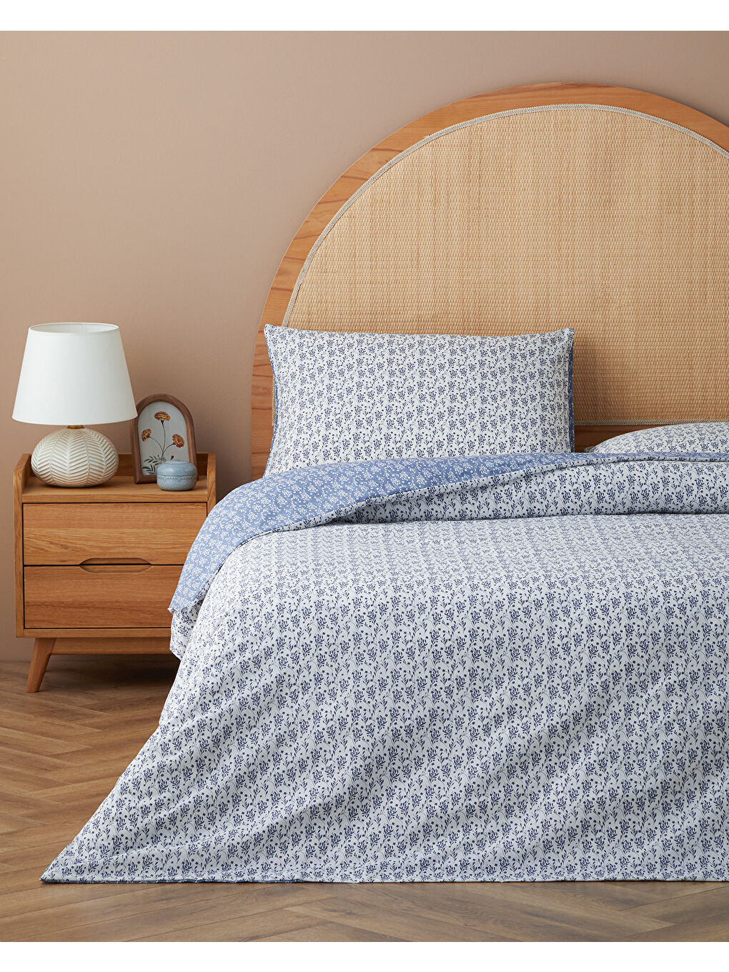 Fragile Ivy Kolay Ütülenir Çarşaflı Tek Kişilik Nevresim Takımı 160x220 cm Lacivert-1