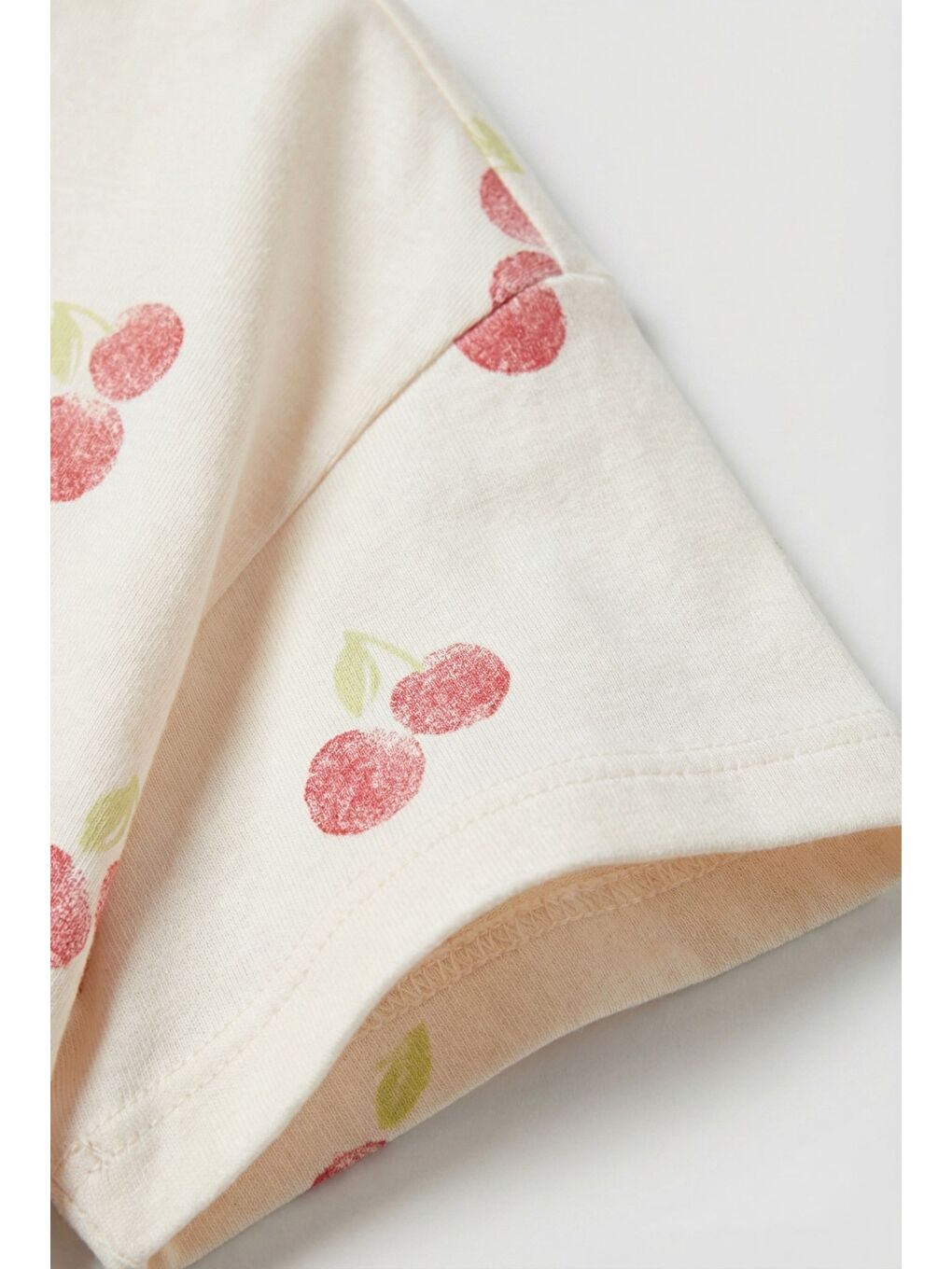 Beyaz Kız Çocuk Pamuklu Ekru Kiraz Desenli Tişört Şort Takım - Cepli-4