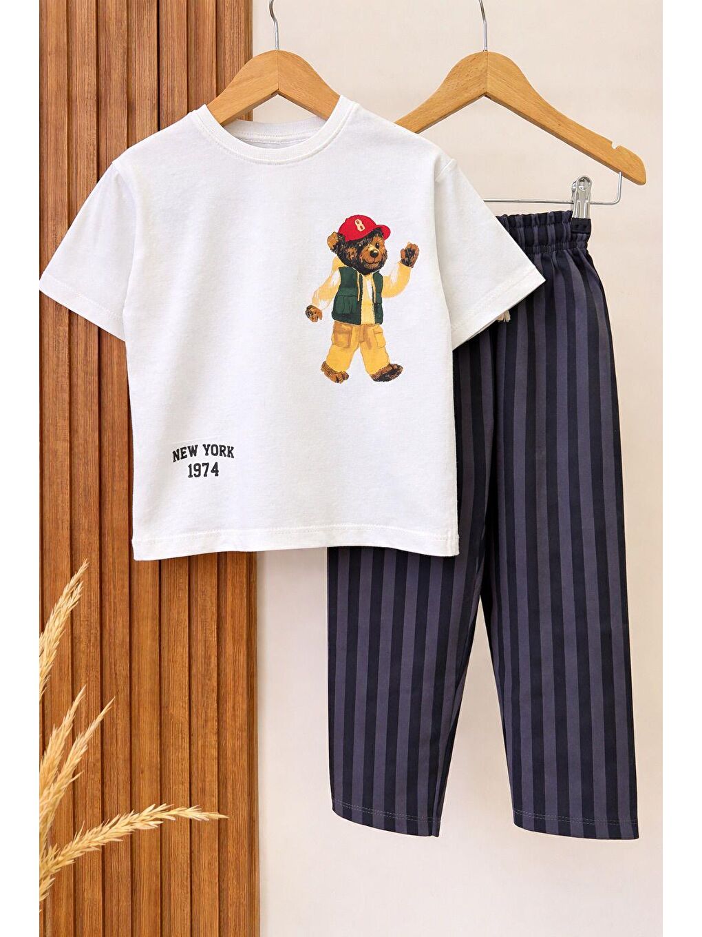 Karışık Erkek Çocuk Pamuklu Beyaz Baskılı T-Shirt Ve Çizgili Pantolon Takım-7