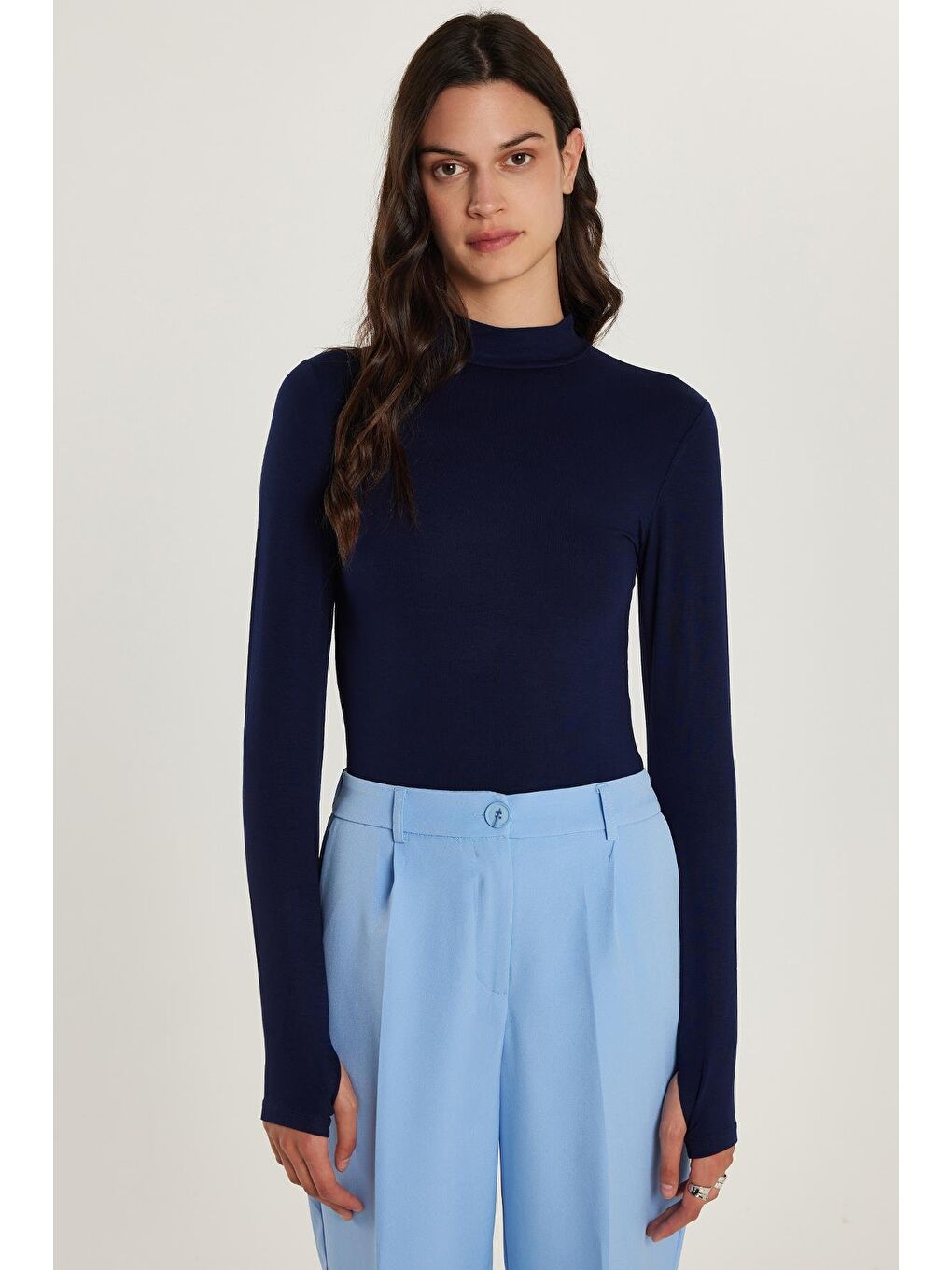 Kadın Regular Fit Klasik Kesim Viskon Kumaş Balıkçı Yaka Lacivert Bluz-1