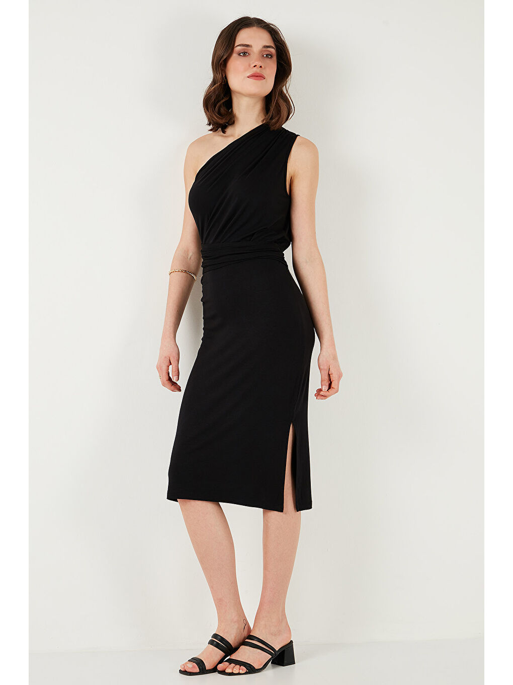 Siyah Slim Fit Tek Omuzlu Yırtmaçlı Bağlama Detaylı Midi Kadın Elbise 5866272-4