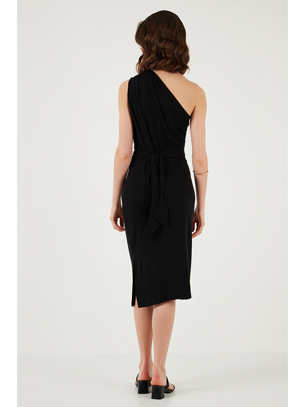 Siyah Slim Fit Tek Omuzlu Yırtmaçlı Bağlama Detaylı Midi Kadın Elbise 5866272-6