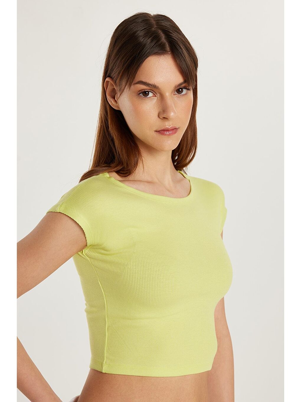 Kadın Modal Kumaş Slim Fit Dar Kesim Kısa Kollu Bisiklet Yaka Yeşil Bluz-1