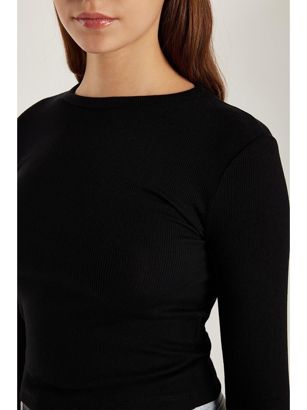 Kadın Modal Kumaş Slim Fit Dar Kesim Bisiklet Yaka Siyah Bluz-2