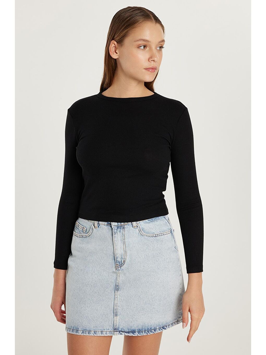 Kadın Modal Kumaş Slim Fit Dar Kesim Bisiklet Yaka Siyah Bluz-3