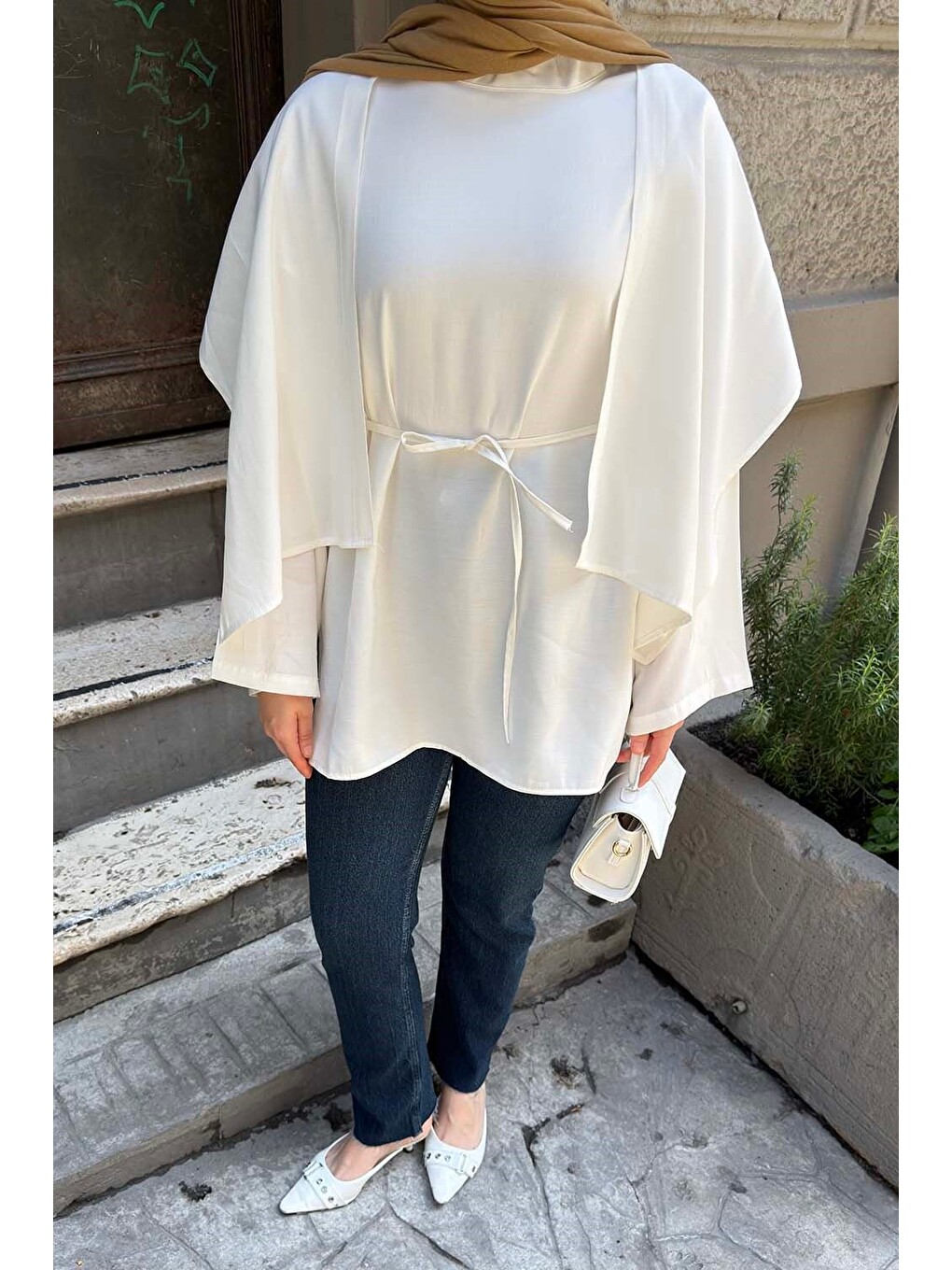 Pelerin Detaylı Oversize Tunik Beyaz-2