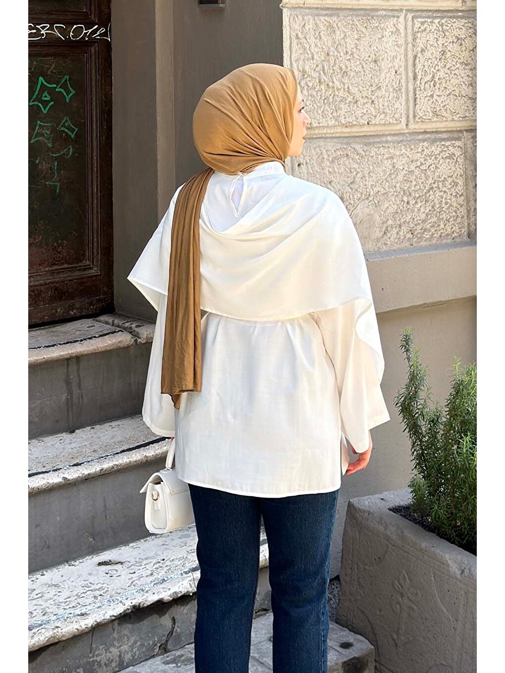 Pelerin Detaylı Oversize Tunik Beyaz-3