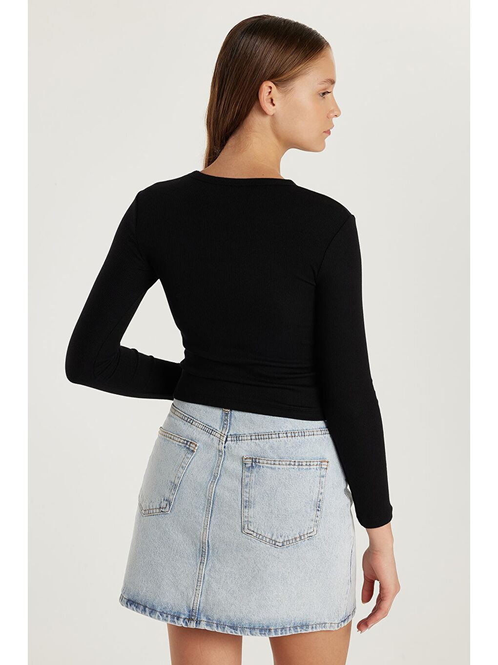 Kadın Modal Kumaş Slim Fit Dar Kesim Bisiklet Yaka Siyah Bluz-4