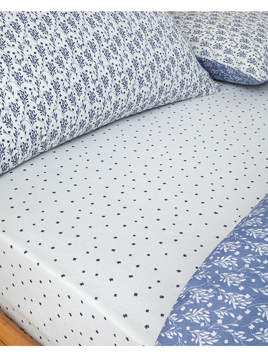 Fragile Ivy Kolay Ütülenir Çarşaflı Tek Kişilik Nevresim Takımı 160x220 cm Lacivert-3