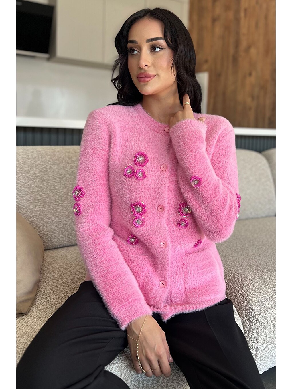 Pembe Kadın Pul İşlemeli Yumoş İplik Triko Ceket