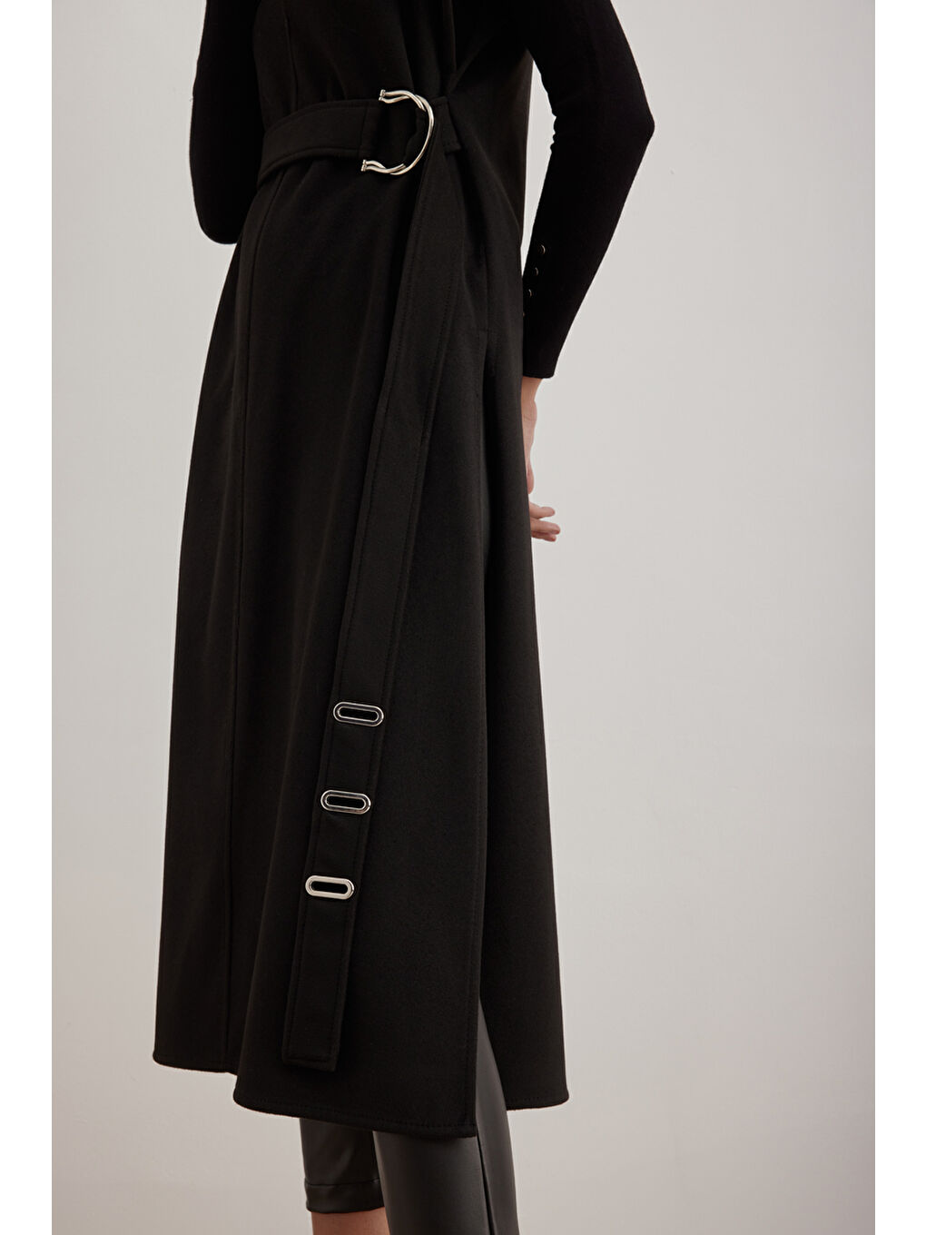 Siyah 18183111 Kemer Detalı Kap-2